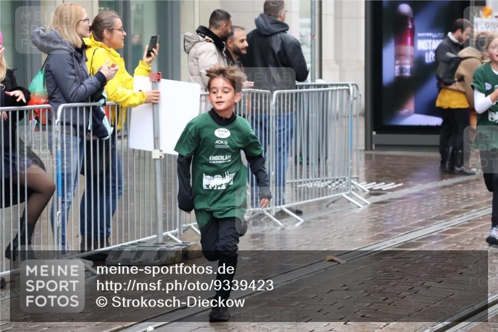 05.10.2025 - 20. swb-Marathon Bremen Strokosch-Dieckow http://msf.ph/oto/9339423 05.10.2025 15:18:52 Ziel  meine-sportfotos.de
