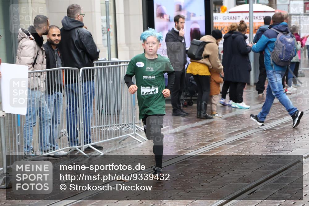 05.10.2025 - 20. swb-Marathon Bremen Strokosch-Dieckow http://msf.ph/oto/9339432 05.10.2025 15:18:59 Ziel  meine-sportfotos.de