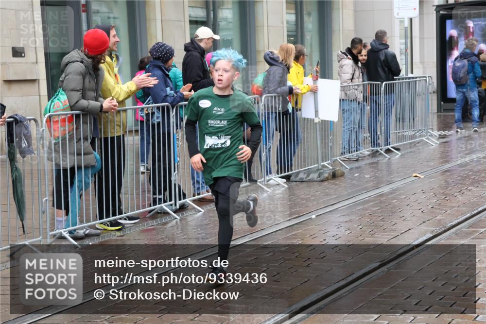 05.10.2025 - 20. swb-Marathon Bremen Strokosch-Dieckow http://msf.ph/oto/9339436 05.10.2025 15:19:01 Ziel  meine-sportfotos.de