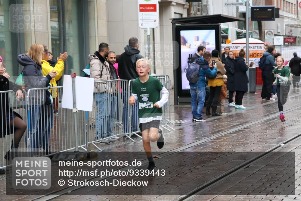 05.10.2025 - 20. swb-Marathon Bremen Strokosch-Dieckow http://msf.ph/oto/9339443 05.10.2025 15:19:08 Ziel  meine-sportfotos.de
