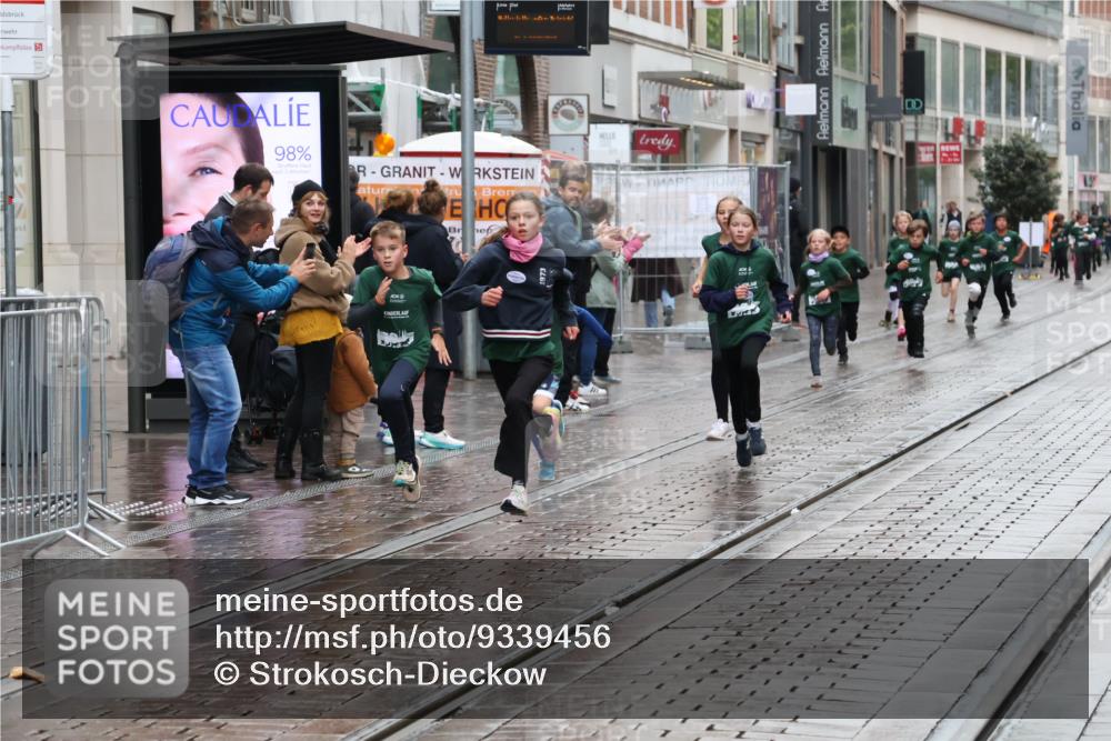 05.10.2025 - 20. swb-Marathon Bremen Strokosch-Dieckow http://msf.ph/oto/9339456 05.10.2025 15:19:18 Ziel  meine-sportfotos.de