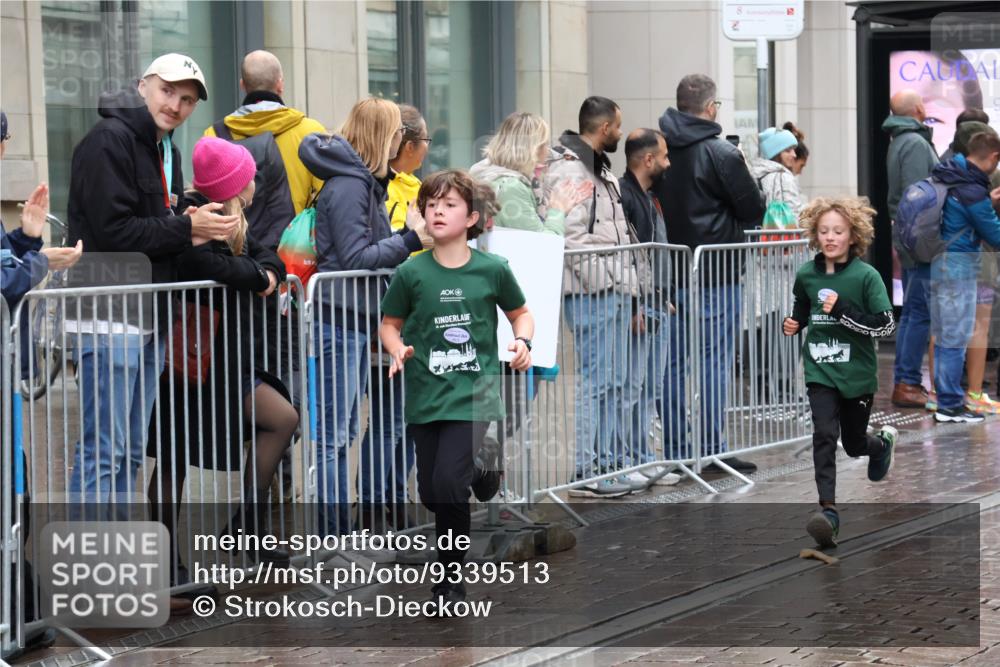 05.10.2025 - 20. swb-Marathon Bremen Strokosch-Dieckow http://msf.ph/oto/9339513 05.10.2025 15:19:46 Ziel  meine-sportfotos.de
