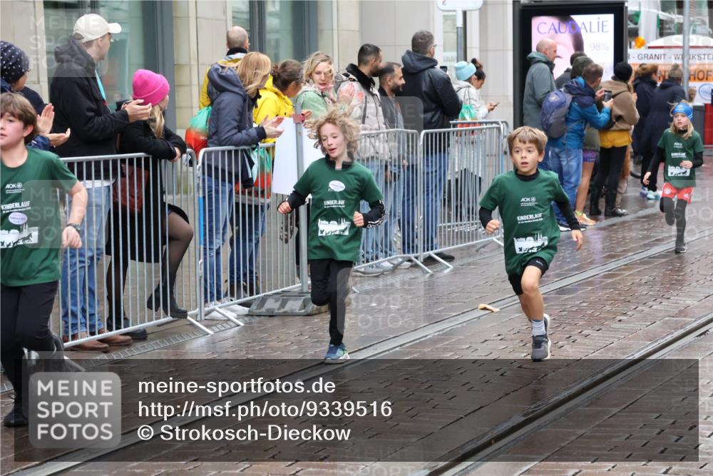 05.10.2025 - 20. swb-Marathon Bremen Strokosch-Dieckow http://msf.ph/oto/9339516 05.10.2025 15:19:47 Ziel  meine-sportfotos.de