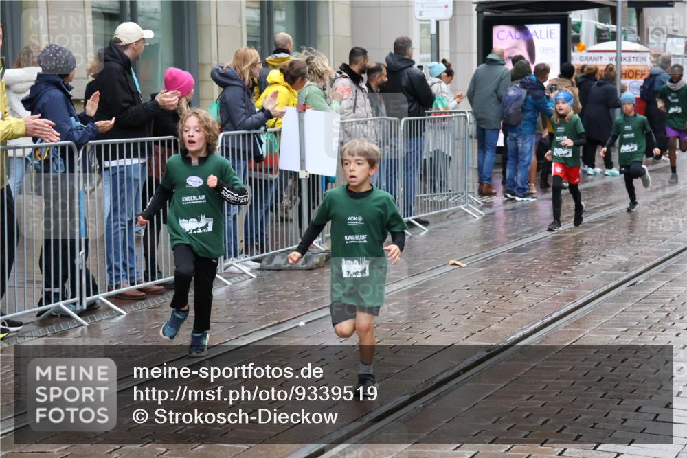 05.10.2025 - 20. swb-Marathon Bremen Strokosch-Dieckow http://msf.ph/oto/9339519 05.10.2025 15:19:48 Ziel  meine-sportfotos.de