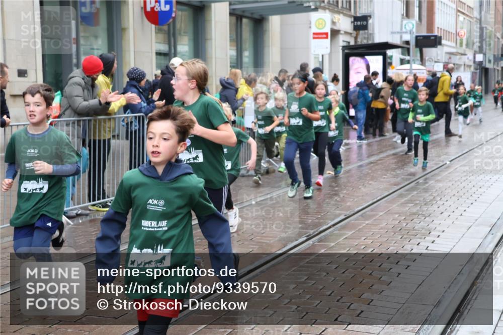 05.10.2025 - 20. swb-Marathon Bremen Strokosch-Dieckow http://msf.ph/oto/9339570 05.10.2025 15:20:06 Ziel  meine-sportfotos.de