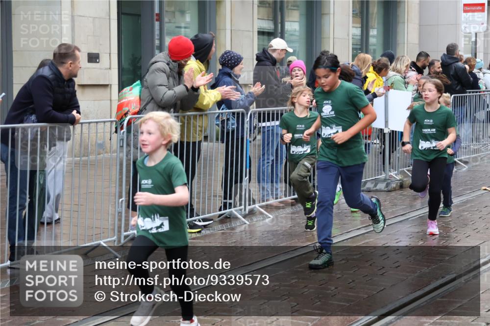 05.10.2025 - 20. swb-Marathon Bremen Strokosch-Dieckow http://msf.ph/oto/9339573 05.10.2025 15:20:07 Ziel  meine-sportfotos.de