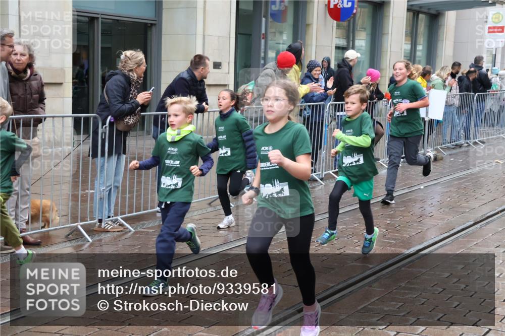 05.10.2025 - 20. swb-Marathon Bremen Strokosch-Dieckow http://msf.ph/oto/9339581 05.10.2025 15:20:09 Ziel  meine-sportfotos.de