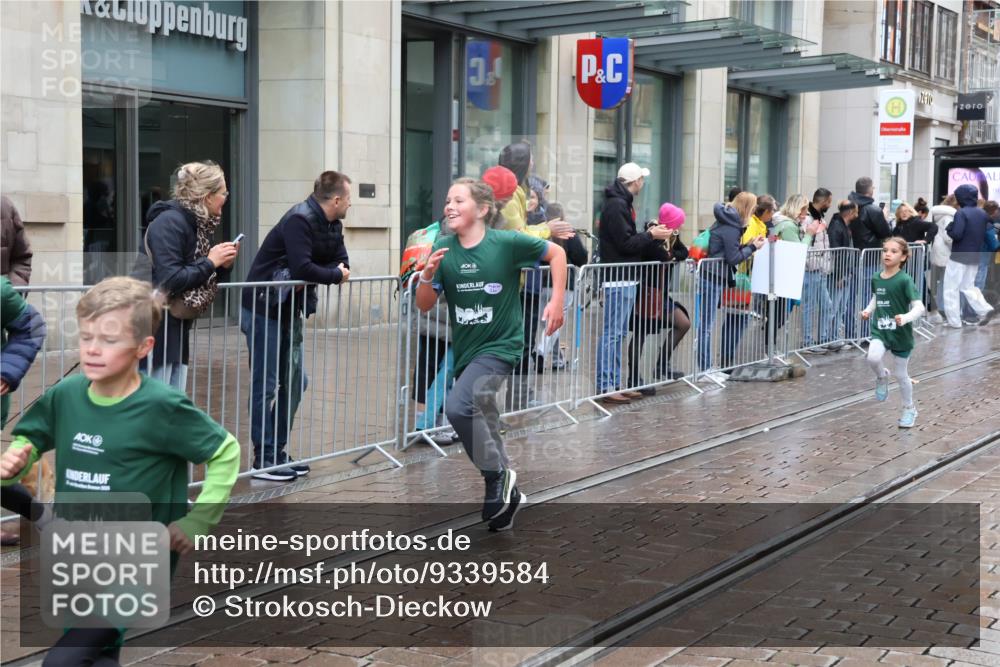 05.10.2025 - 20. swb-Marathon Bremen Strokosch-Dieckow http://msf.ph/oto/9339584 05.10.2025 15:20:10 Ziel  meine-sportfotos.de