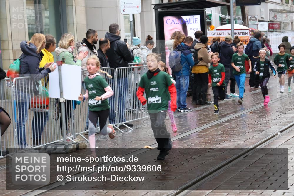 05.10.2025 - 20. swb-Marathon Bremen Strokosch-Dieckow http://msf.ph/oto/9339606 05.10.2025 15:20:17 Ziel  meine-sportfotos.de