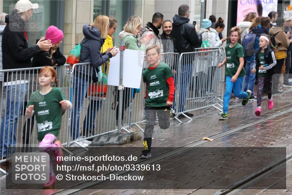 05.10.2025 - 20. swb-Marathon Bremen Strokosch-Dieckow http://msf.ph/oto/9339613 05.10.2025 15:20:19 Ziel  meine-sportfotos.de