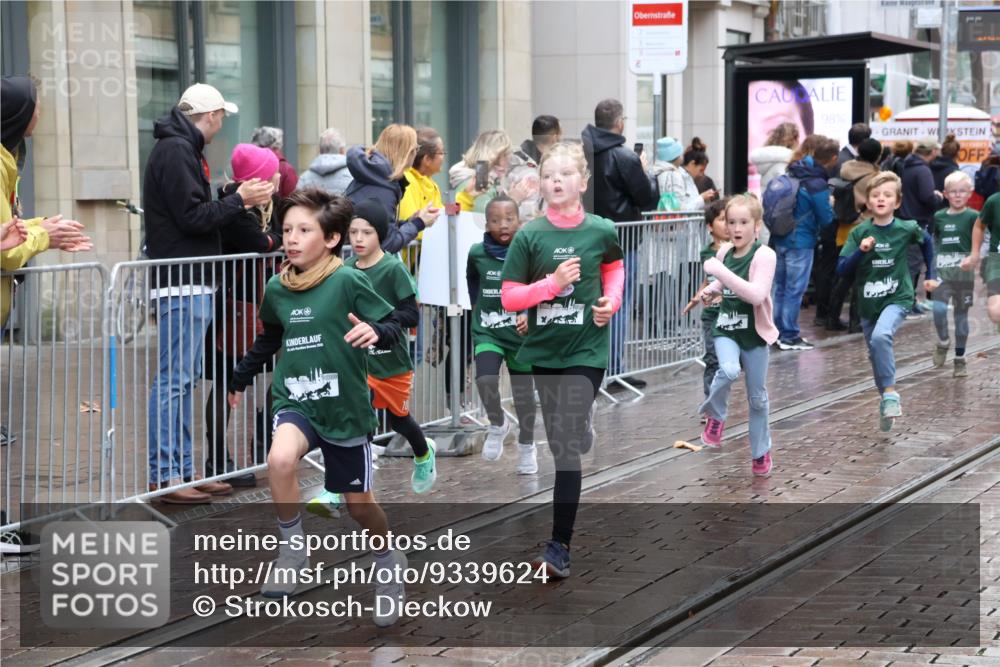 05.10.2025 - 20. swb-Marathon Bremen Strokosch-Dieckow http://msf.ph/oto/9339624 05.10.2025 15:20:23 Ziel  meine-sportfotos.de