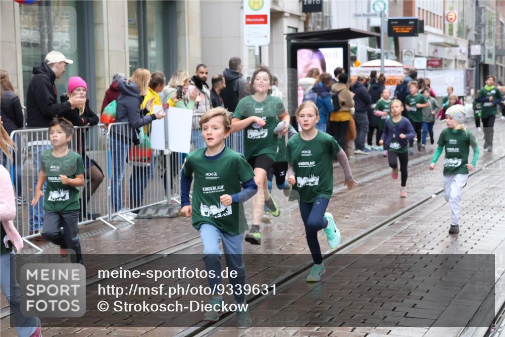 05.10.2025 - 20. swb-Marathon Bremen Strokosch-Dieckow http://msf.ph/oto/9339631 05.10.2025 15:20:25 Ziel  meine-sportfotos.de