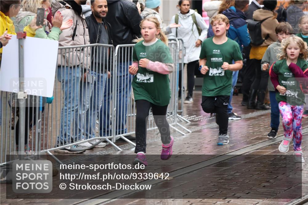 05.10.2025 - 20. swb-Marathon Bremen Strokosch-Dieckow http://msf.ph/oto/9339642 05.10.2025 15:20:29 Ziel  meine-sportfotos.de