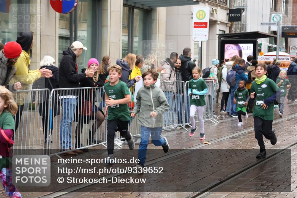 05.10.2025 - 20. swb-Marathon Bremen Strokosch-Dieckow http://msf.ph/oto/9339652 05.10.2025 15:20:32 Ziel  meine-sportfotos.de