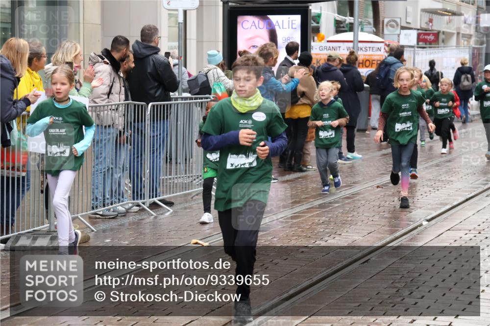 05.10.2025 - 20. swb-Marathon Bremen Strokosch-Dieckow http://msf.ph/oto/9339655 05.10.2025 15:20:33 Ziel  meine-sportfotos.de