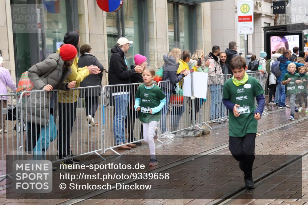 05.10.2025 - 20. swb-Marathon Bremen Strokosch-Dieckow http://msf.ph/oto/9339658 05.10.2025 15:20:34 Ziel  meine-sportfotos.de