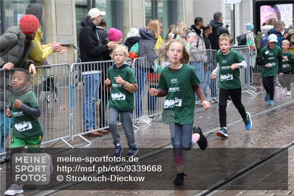 05.10.2025 - 20. swb-Marathon Bremen Strokosch-Dieckow http://msf.ph/oto/9339668 05.10.2025 15:20:37 Ziel  meine-sportfotos.de