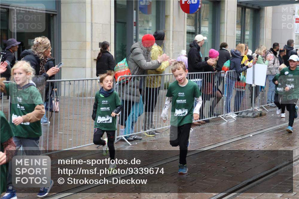 05.10.2025 - 20. swb-Marathon Bremen Strokosch-Dieckow http://msf.ph/oto/9339674 05.10.2025 15:20:39 Ziel  meine-sportfotos.de