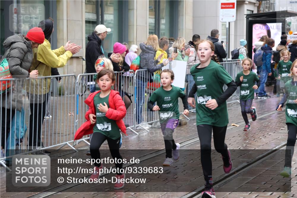 05.10.2025 - 20. swb-Marathon Bremen Strokosch-Dieckow http://msf.ph/oto/9339683 05.10.2025 15:20:42 Ziel  meine-sportfotos.de