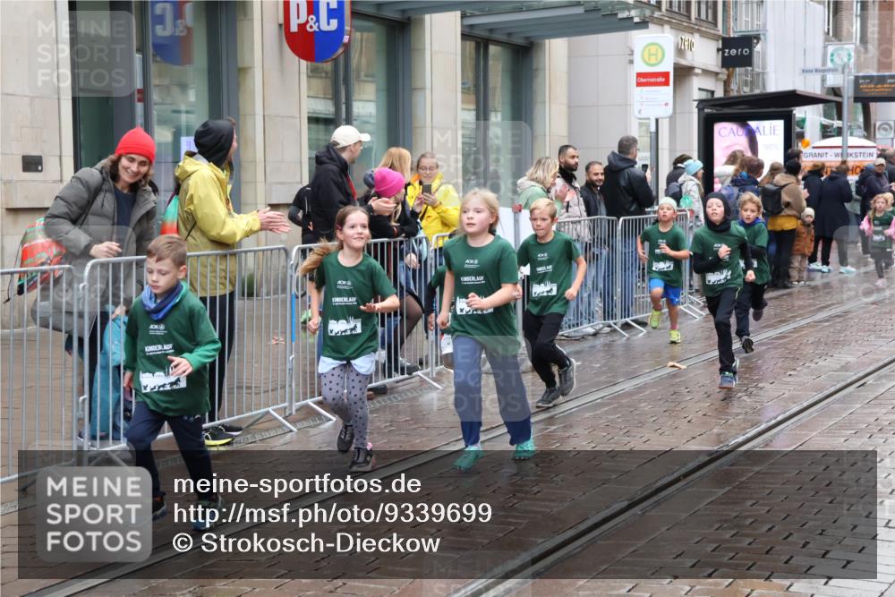 05.10.2025 - 20. swb-Marathon Bremen Strokosch-Dieckow http://msf.ph/oto/9339699 05.10.2025 15:20:47 Ziel  meine-sportfotos.de