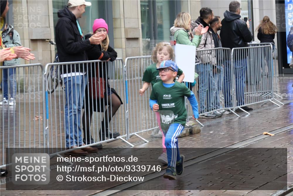 05.10.2025 - 20. swb-Marathon Bremen Strokosch-Dieckow http://msf.ph/oto/9339746 05.10.2025 15:21:04 Ziel  meine-sportfotos.de