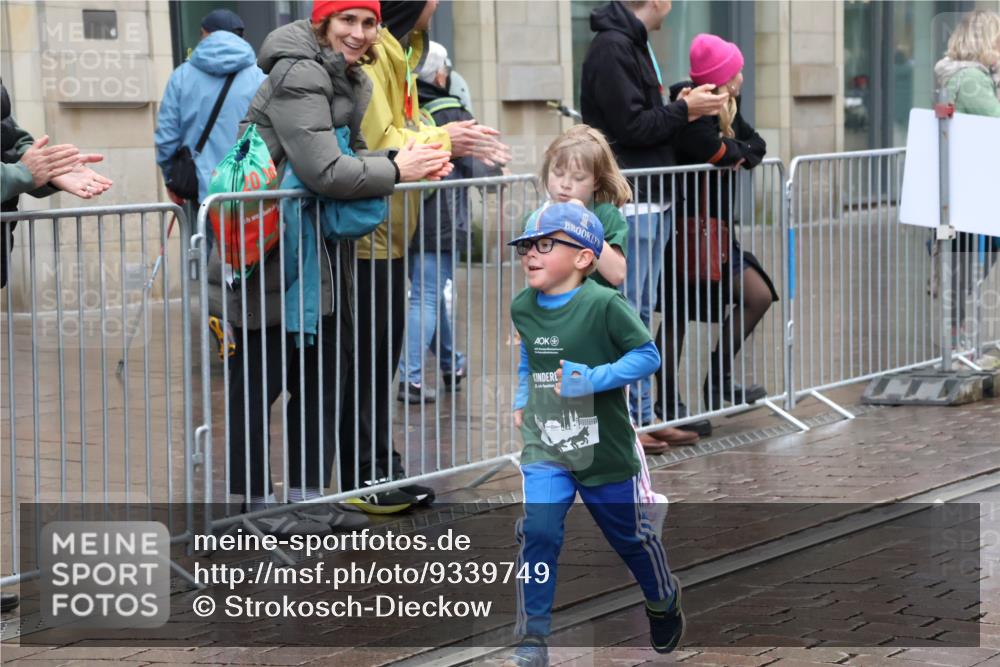 05.10.2025 - 20. swb-Marathon Bremen Strokosch-Dieckow http://msf.ph/oto/9339749 05.10.2025 15:21:05 Ziel  meine-sportfotos.de