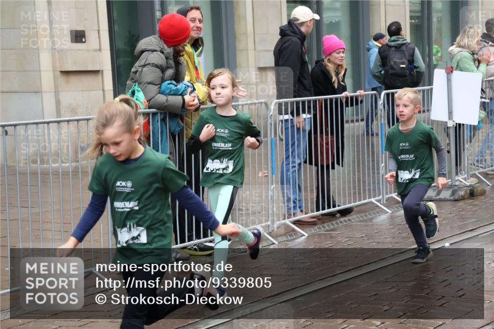 05.10.2025 - 20. swb-Marathon Bremen Strokosch-Dieckow http://msf.ph/oto/9339805 05.10.2025 15:21:27 Ziel  meine-sportfotos.de