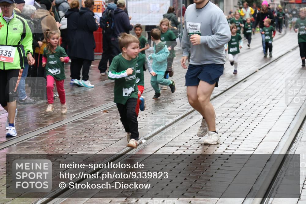 05.10.2025 - 20. swb-Marathon Bremen Strokosch-Dieckow http://msf.ph/oto/9339823 05.10.2025 15:21:42 Ziel 1335 meine-sportfotos.de