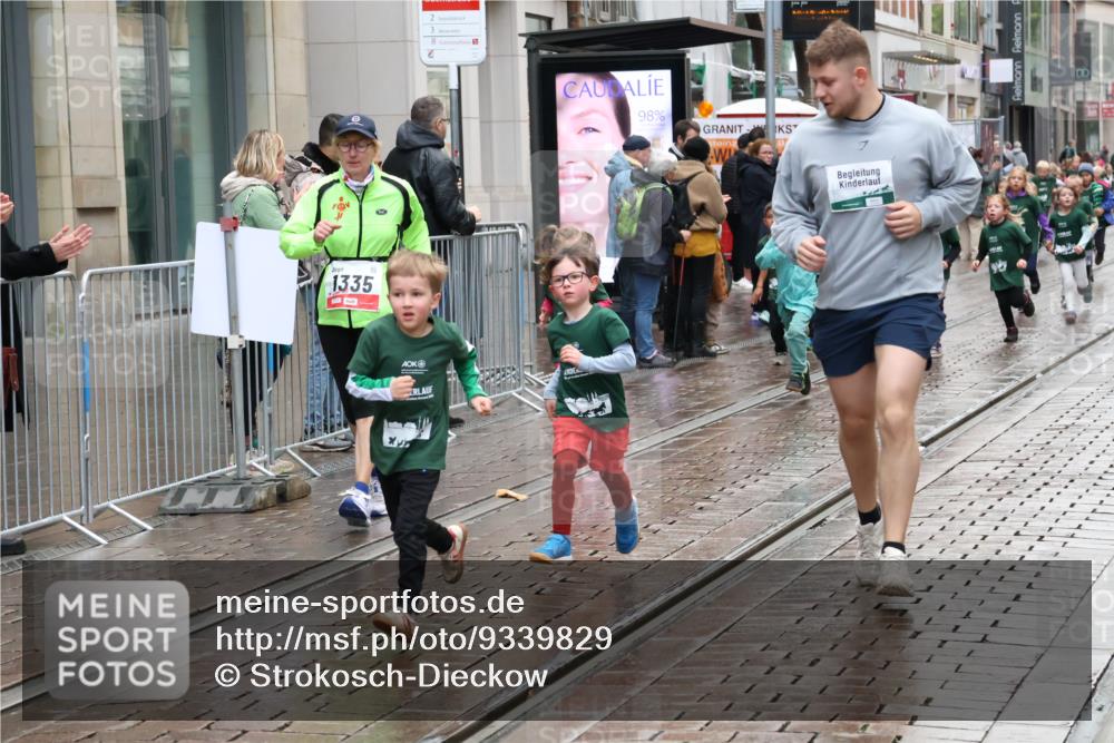 05.10.2025 - 20. swb-Marathon Bremen Strokosch-Dieckow http://msf.ph/oto/9339829 05.10.2025 15:21:44 Ziel 1335 meine-sportfotos.de