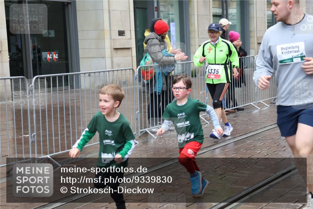 05.10.2025 - 20. swb-Marathon Bremen Strokosch-Dieckow http://msf.ph/oto/9339830 05.10.2025 15:21:46 Ziel 1335 meine-sportfotos.de