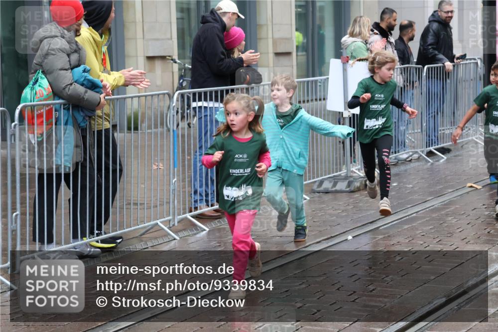 05.10.2025 - 20. swb-Marathon Bremen Strokosch-Dieckow http://msf.ph/oto/9339834 05.10.2025 15:21:48 Ziel 1335 meine-sportfotos.de