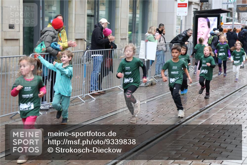 05.10.2025 - 20. swb-Marathon Bremen Strokosch-Dieckow http://msf.ph/oto/9339838 05.10.2025 15:21:49 Ziel 1335 meine-sportfotos.de