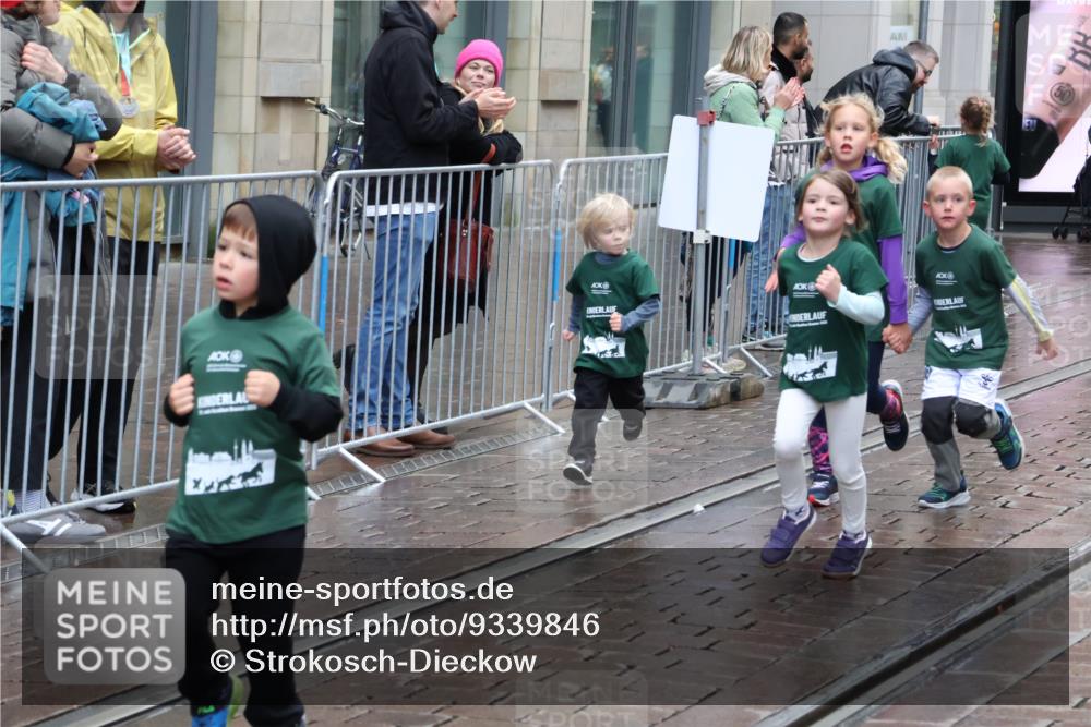 05.10.2025 - 20. swb-Marathon Bremen Strokosch-Dieckow http://msf.ph/oto/9339846 05.10.2025 15:21:52 Ziel 1335 meine-sportfotos.de