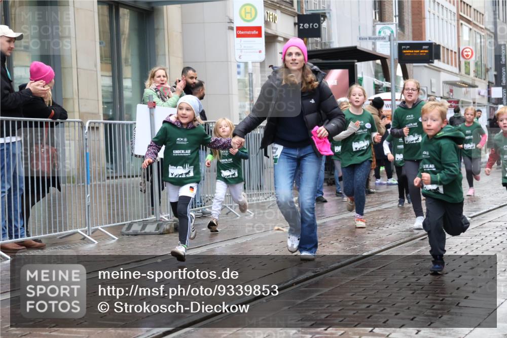 05.10.2025 - 20. swb-Marathon Bremen Strokosch-Dieckow http://msf.ph/oto/9339853 05.10.2025 15:21:58 Ziel 1335 meine-sportfotos.de