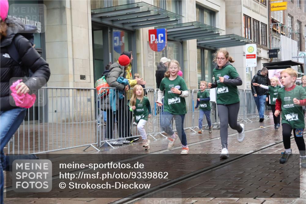 05.10.2025 - 20. swb-Marathon Bremen Strokosch-Dieckow http://msf.ph/oto/9339862 05.10.2025 15:22:01 Ziel 1335 meine-sportfotos.de