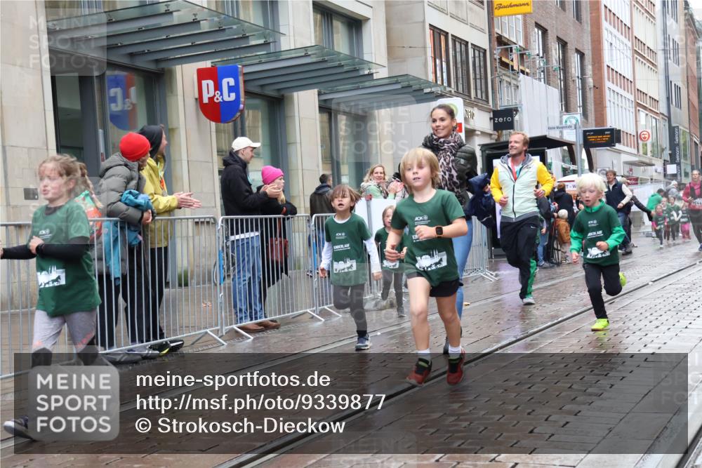 05.10.2025 - 20. swb-Marathon Bremen Strokosch-Dieckow http://msf.ph/oto/9339877 05.10.2025 15:22:08 Ziel 1544 meine-sportfotos.de