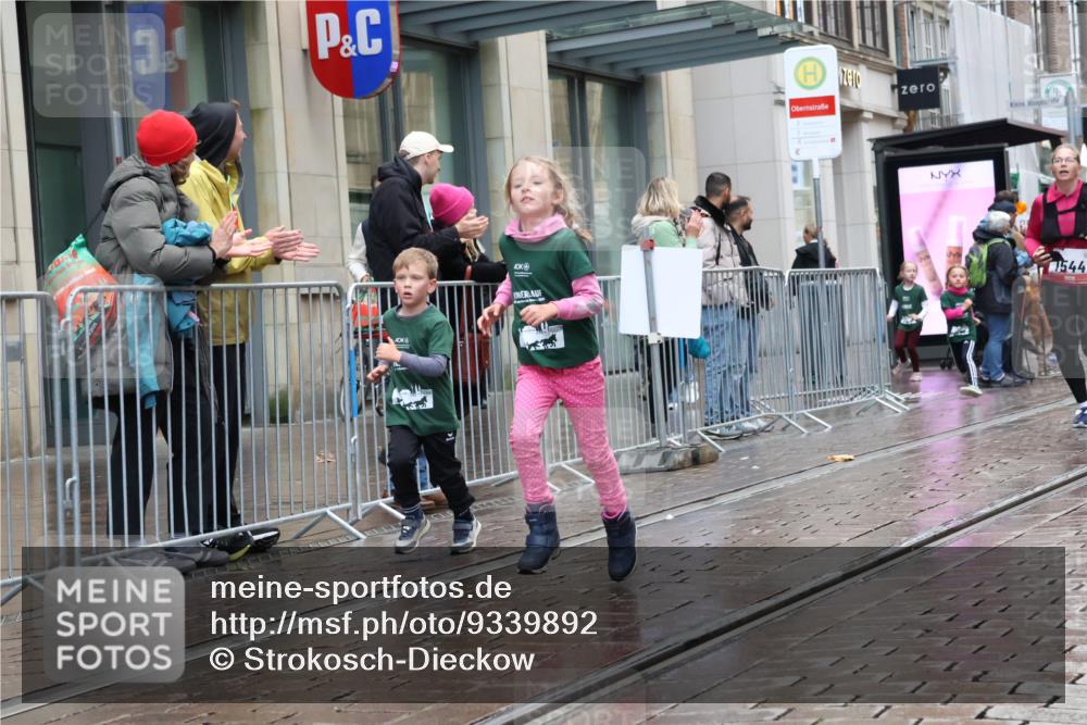 05.10.2025 - 20. swb-Marathon Bremen Strokosch-Dieckow http://msf.ph/oto/9339892 05.10.2025 15:22:13 Ziel 1544 meine-sportfotos.de