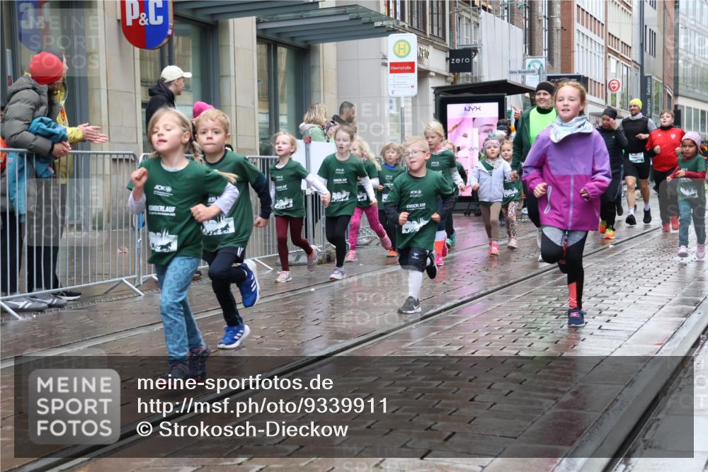 05.10.2025 - 20. swb-Marathon Bremen Strokosch-Dieckow http://msf.ph/oto/9339911 05.10.2025 15:22:21 Ziel 1544 meine-sportfotos.de