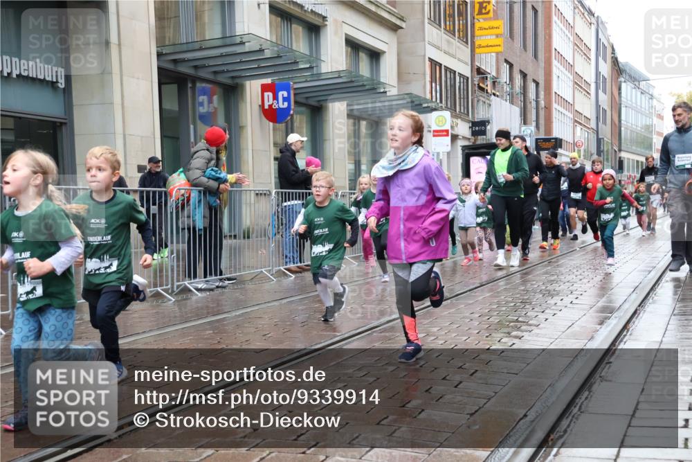 05.10.2025 - 20. swb-Marathon Bremen Strokosch-Dieckow http://msf.ph/oto/9339914 05.10.2025 15:22:22 Ziel 1544 meine-sportfotos.de