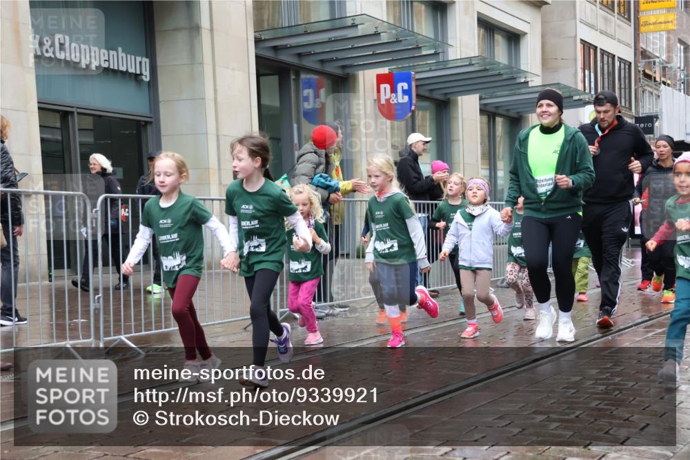 05.10.2025 - 20. swb-Marathon Bremen Strokosch-Dieckow http://msf.ph/oto/9339921 05.10.2025 15:22:24 Ziel 1544 meine-sportfotos.de
