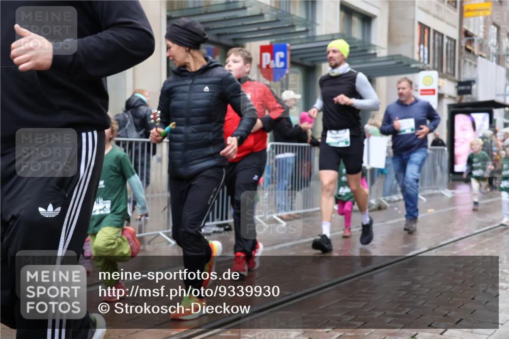 05.10.2025 - 20. swb-Marathon Bremen Strokosch-Dieckow http://msf.ph/oto/9339930 05.10.2025 15:22:27 Ziel 1544 meine-sportfotos.de