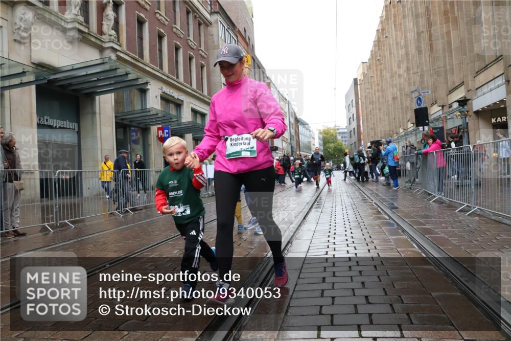 05.10.2025 - 20. swb-Marathon Bremen Strokosch-Dieckow http://msf.ph/oto/9340053 05.10.2025 15:23:20 Ziel 709 meine-sportfotos.de