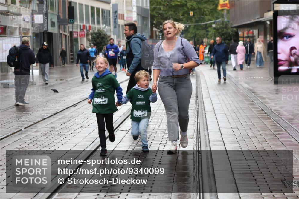 05.10.2025 - 20. swb-Marathon Bremen Strokosch-Dieckow http://msf.ph/oto/9340099 05.10.2025 15:24:04 Ziel  meine-sportfotos.de