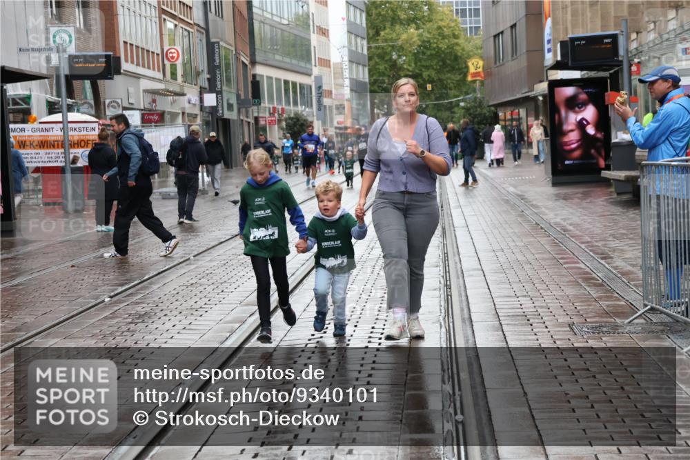 05.10.2025 - 20. swb-Marathon Bremen Strokosch-Dieckow http://msf.ph/oto/9340101 05.10.2025 15:24:06 Ziel  meine-sportfotos.de