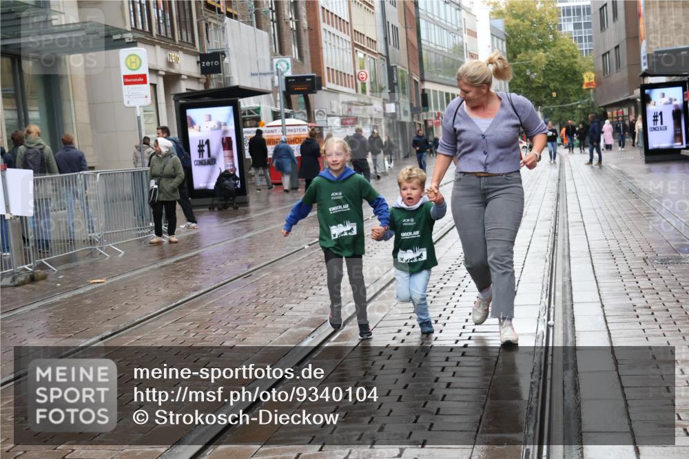 05.10.2025 - 20. swb-Marathon Bremen Strokosch-Dieckow http://msf.ph/oto/9340104 05.10.2025 15:24:08 Ziel  meine-sportfotos.de
