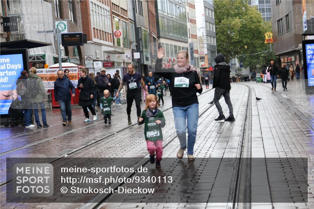 05.10.2025 - 20. swb-Marathon Bremen Strokosch-Dieckow http://msf.ph/oto/9340113 05.10.2025 15:24:26 Ziel 1145 meine-sportfotos.de
