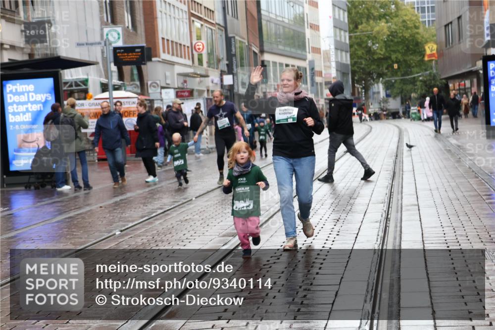 05.10.2025 - 20. swb-Marathon Bremen Strokosch-Dieckow http://msf.ph/oto/9340114 05.10.2025 15:24:27 Ziel 1145 meine-sportfotos.de
