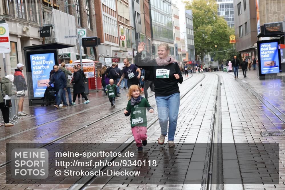 05.10.2025 - 20. swb-Marathon Bremen Strokosch-Dieckow http://msf.ph/oto/9340118 05.10.2025 15:24:28 Ziel 1145 meine-sportfotos.de