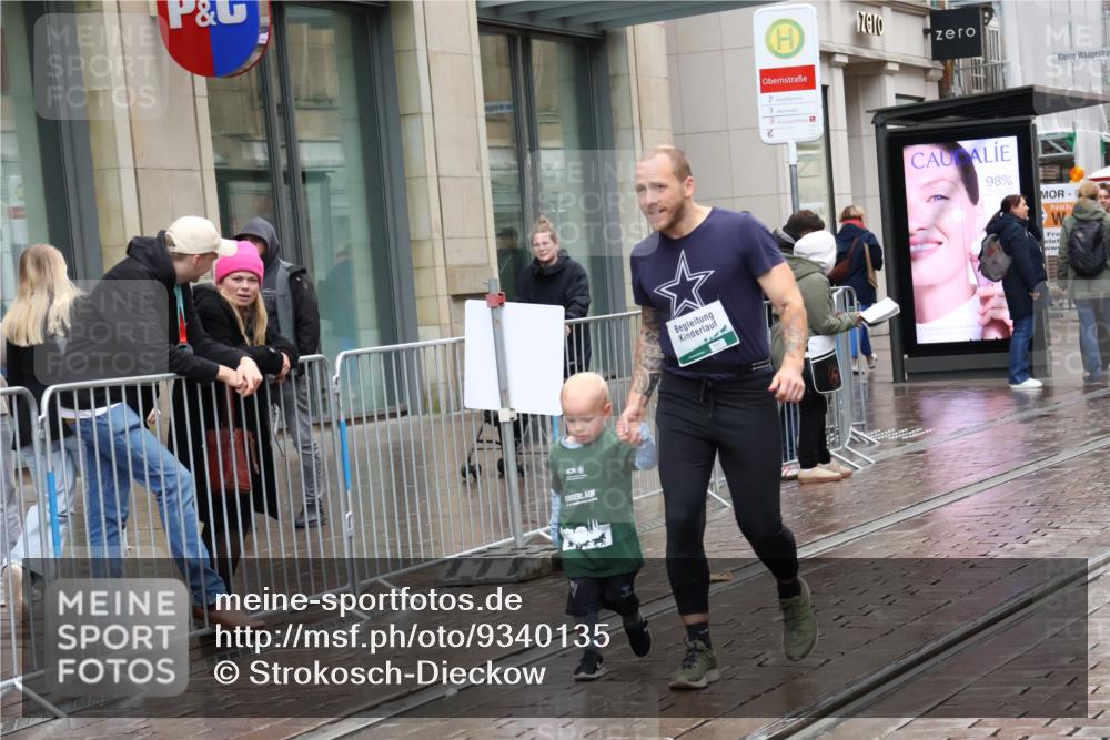 05.10.2025 - 20. swb-Marathon Bremen Strokosch-Dieckow http://msf.ph/oto/9340135 05.10.2025 15:24:37 Ziel 1145 meine-sportfotos.de