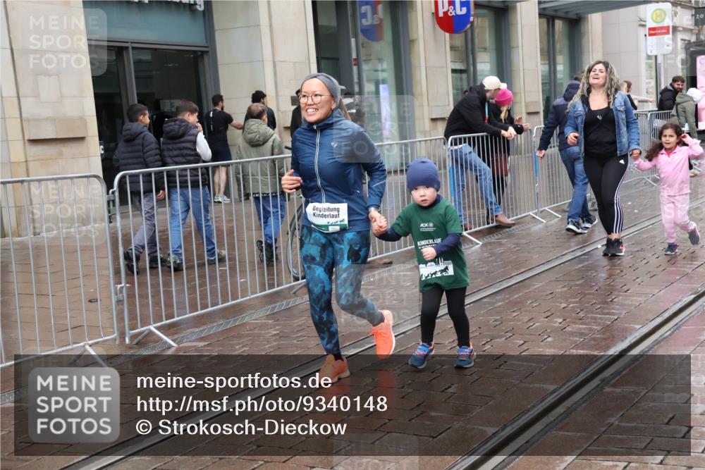 05.10.2025 - 20. swb-Marathon Bremen Strokosch-Dieckow http://msf.ph/oto/9340148 05.10.2025 15:24:46 Ziel 1145 meine-sportfotos.de